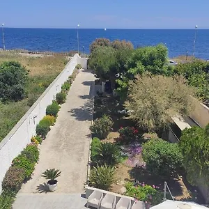 Seagull - Front And Sea View & Airport Apartament Bari